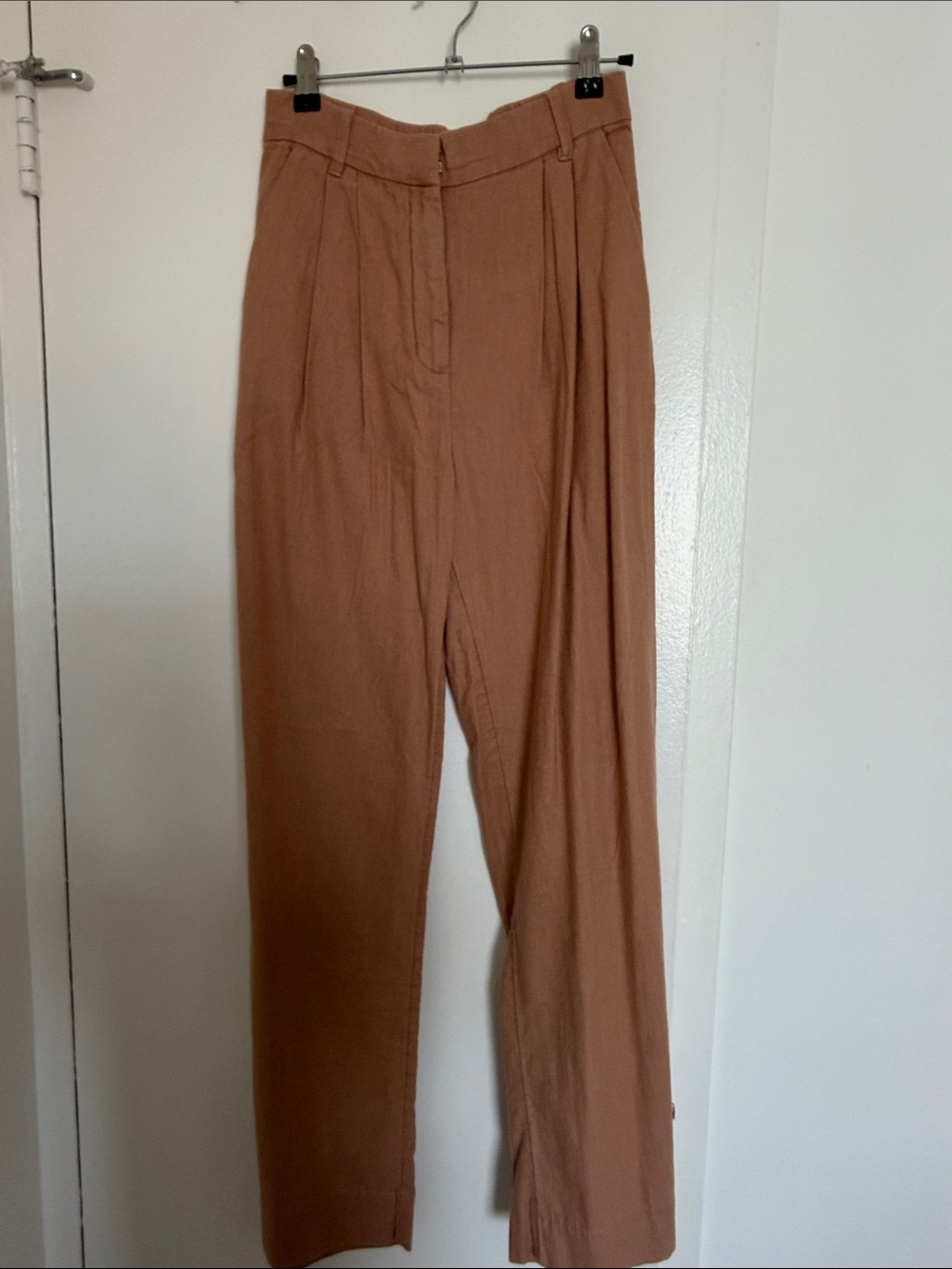 Abercrombie & Fitch High-Rise Pleated Trousers in Tan